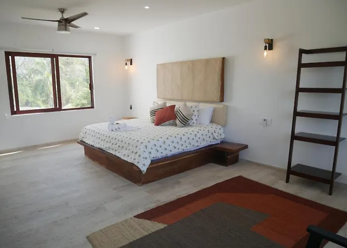 Apartahotel La Ropa Lofts Luana Zihuatanejo